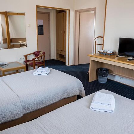 Garni Hotel Panorama Lux นิส ภายนอก รูปภาพ