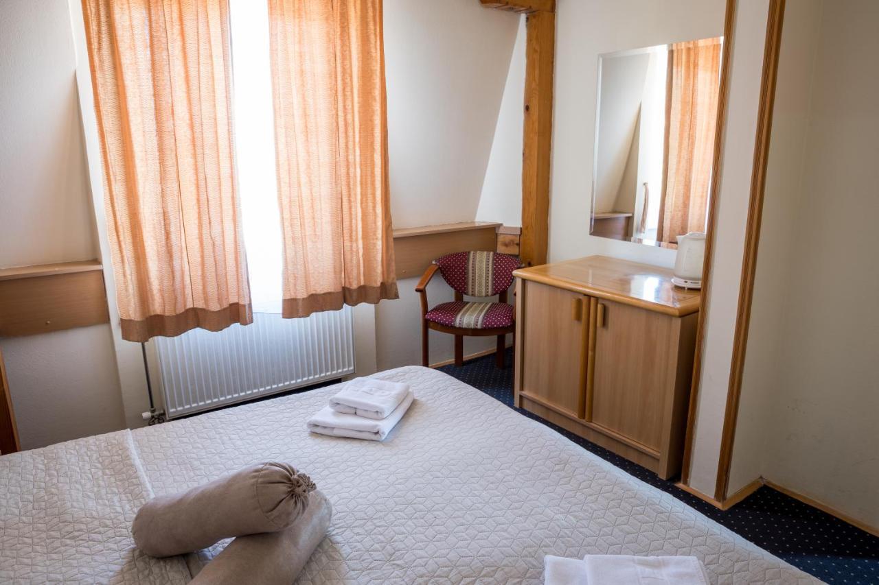 Garni Hotel Panorama Lux นิส ภายนอก รูปภาพ