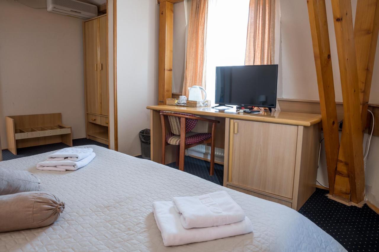 Garni Hotel Panorama Lux นิส ภายนอก รูปภาพ