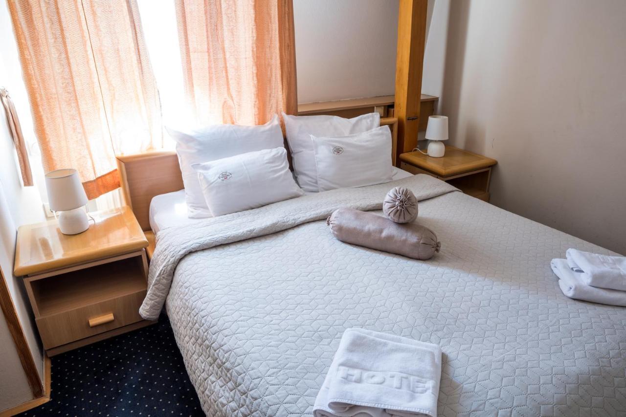 Garni Hotel Panorama Lux นิส ภายนอก รูปภาพ