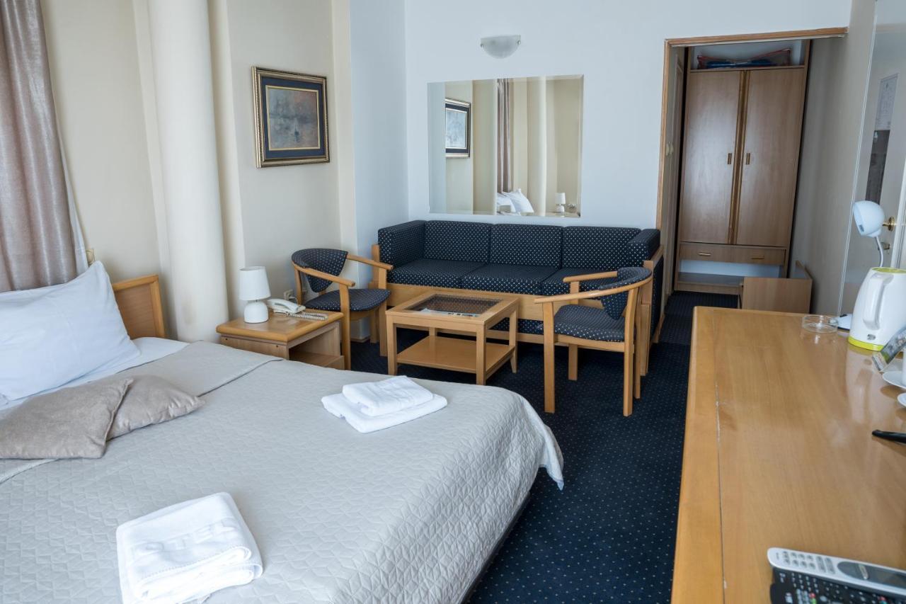 Garni Hotel Panorama Lux นิส ภายนอก รูปภาพ