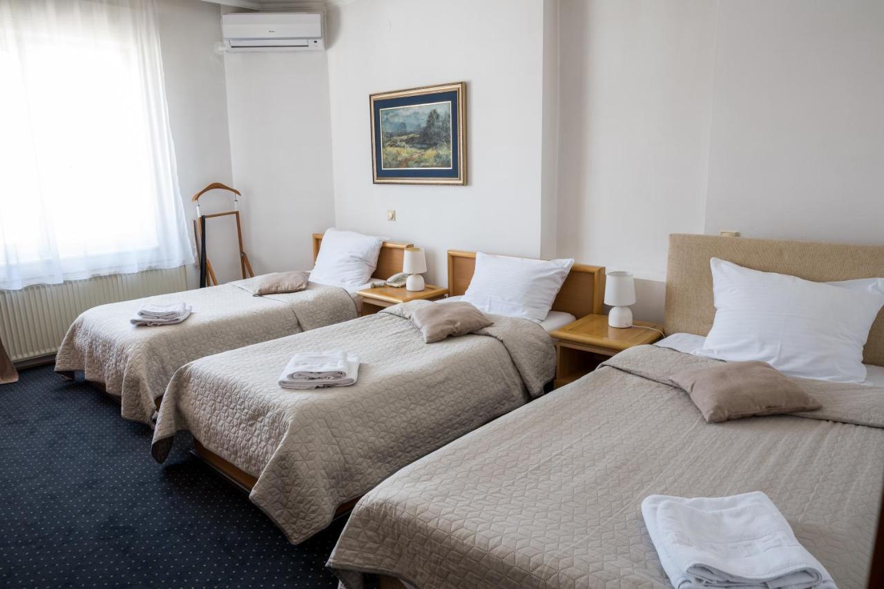 Garni Hotel Panorama Lux นิส ภายนอก รูปภาพ