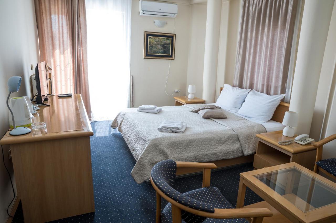 Garni Hotel Panorama Lux นิส ภายนอก รูปภาพ