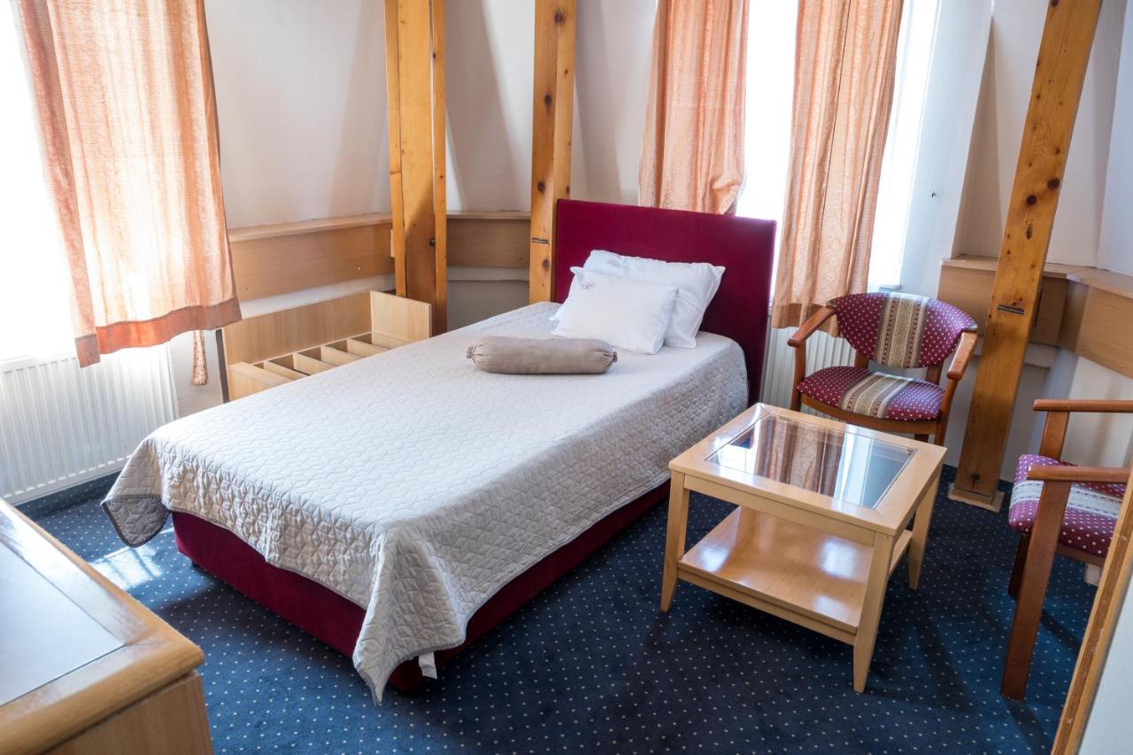 Garni Hotel Panorama Lux นิส ภายนอก รูปภาพ