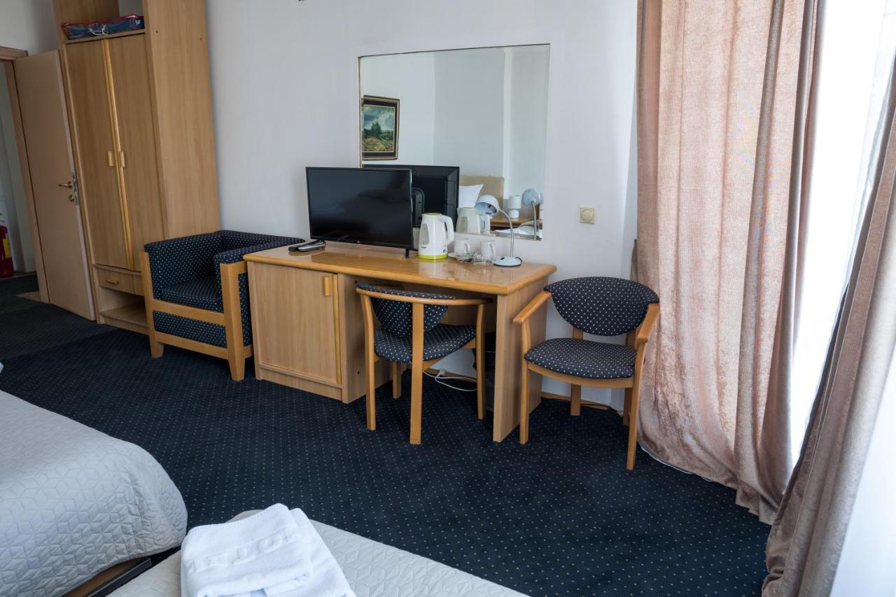 Garni Hotel Panorama Lux นิส ภายนอก รูปภาพ