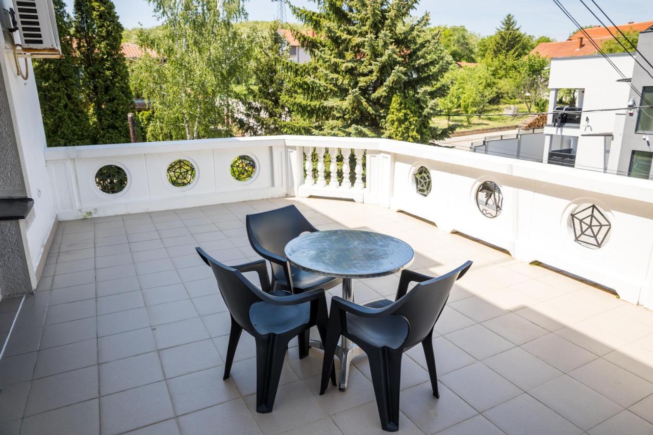 Garni Hotel Panorama Lux นิส ภายนอก รูปภาพ