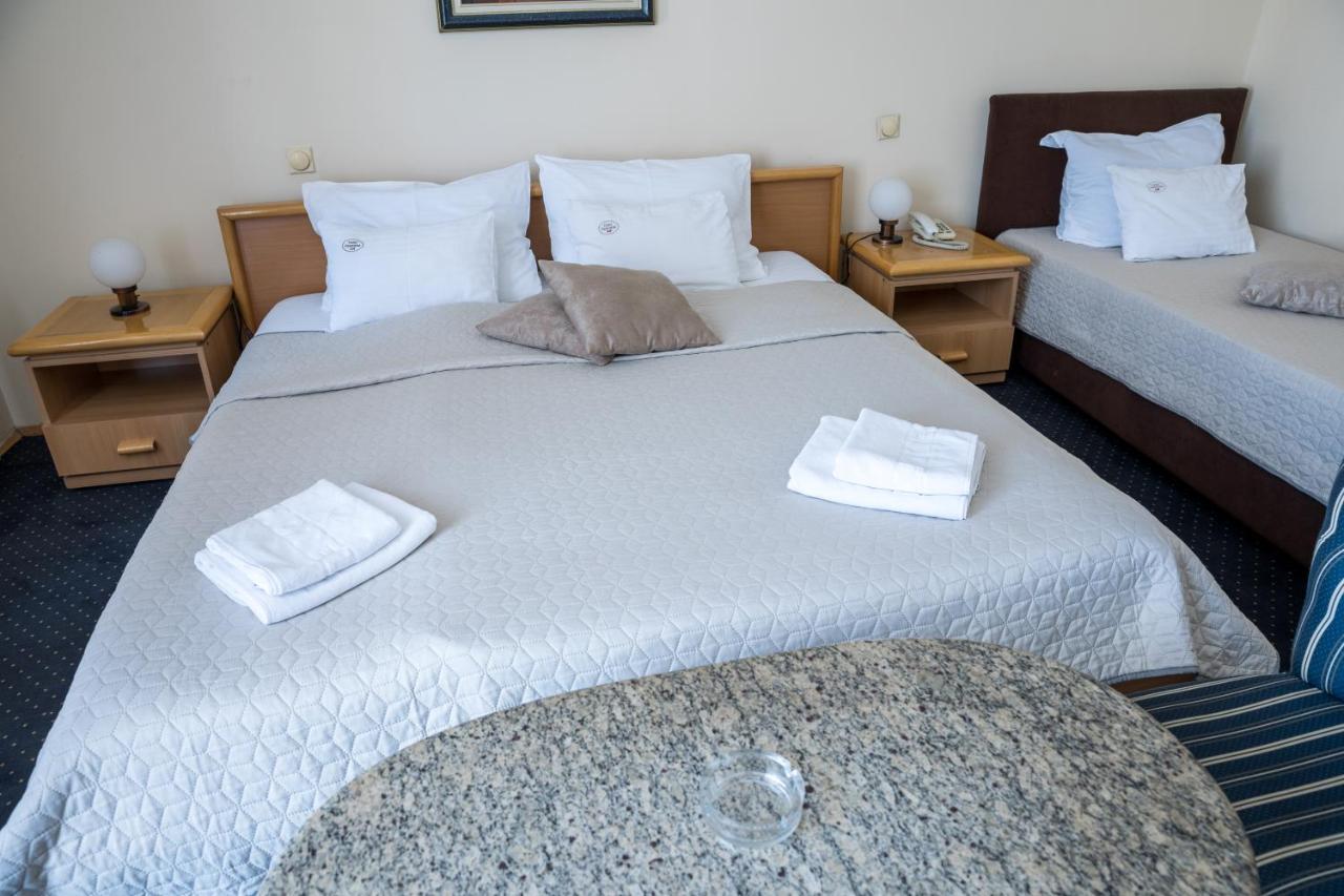 Garni Hotel Panorama Lux นิส ภายนอก รูปภาพ