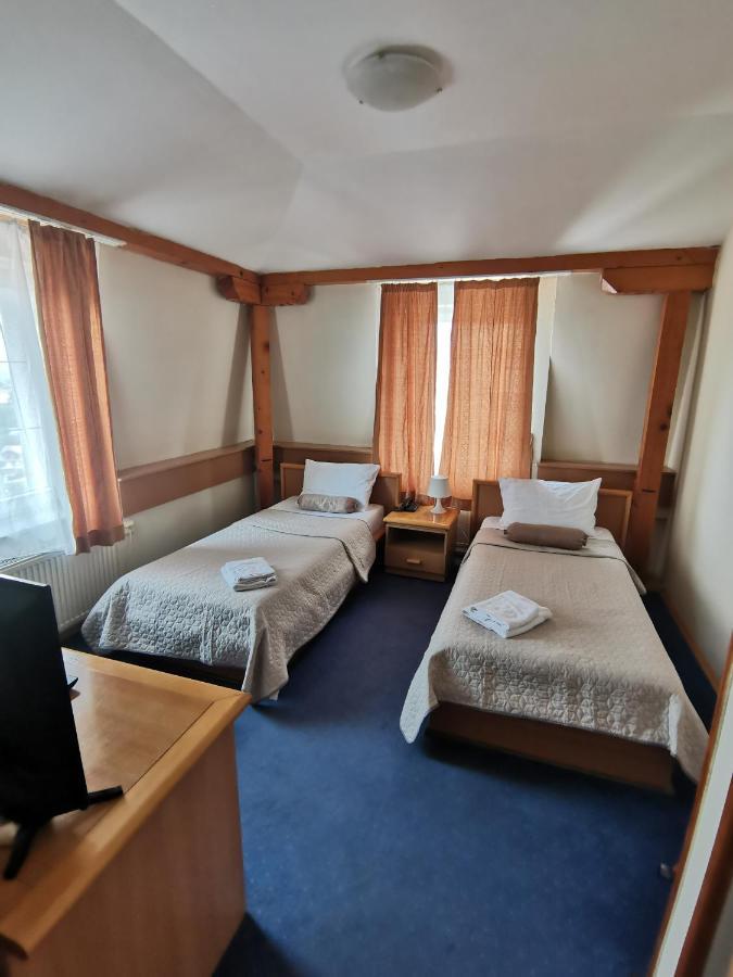 Garni Hotel Panorama Lux นิส ภายนอก รูปภาพ