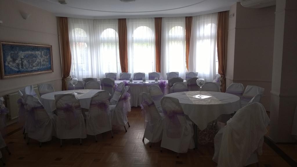 Garni Hotel Panorama Lux นิส ภายนอก รูปภาพ