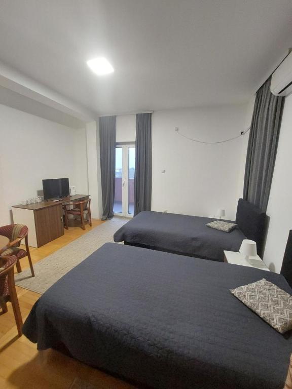 Garni Hotel Panorama Lux นิส ภายนอก รูปภาพ