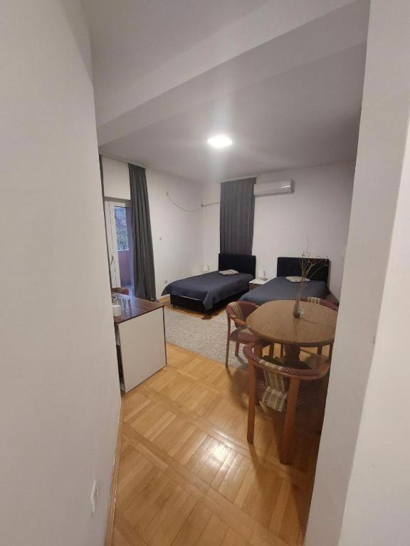 Garni Hotel Panorama Lux นิส ภายนอก รูปภาพ