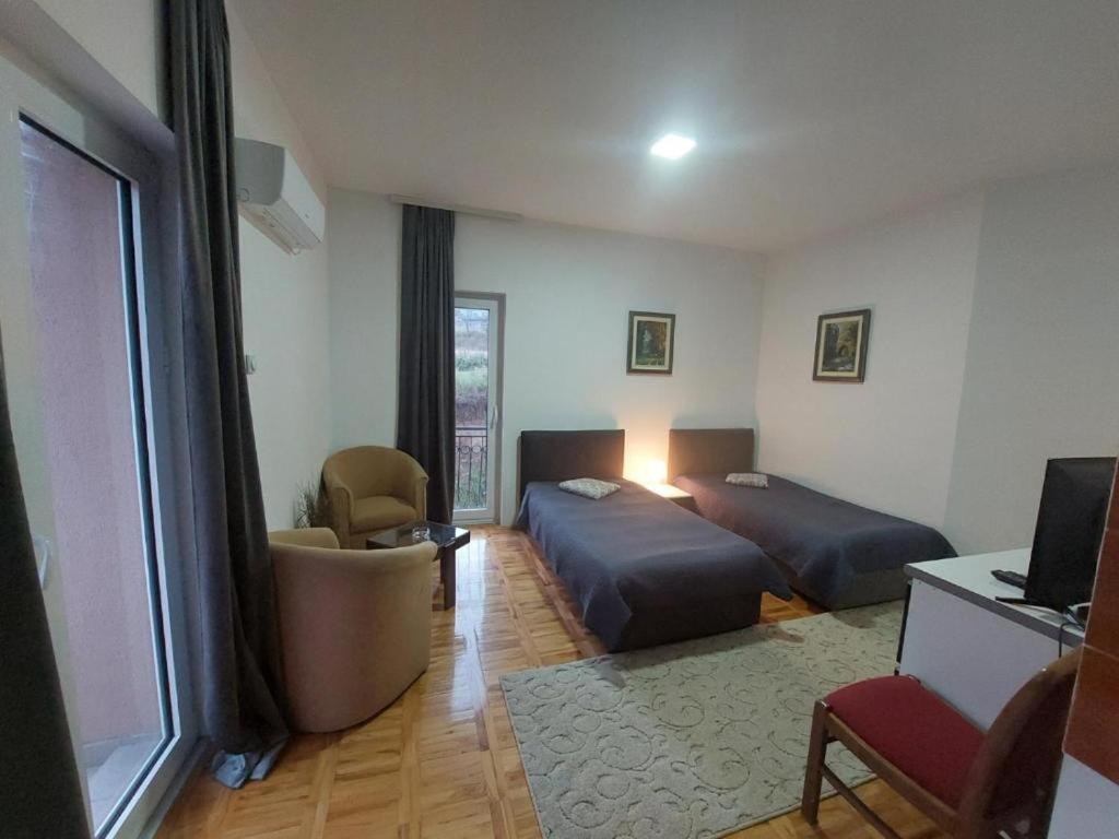 Garni Hotel Panorama Lux นิส ภายนอก รูปภาพ