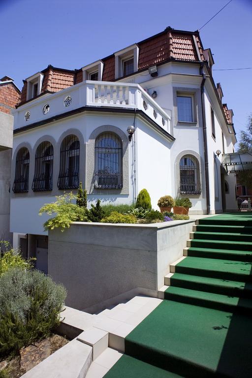 Garni Hotel Panorama Lux นิส ภายนอก รูปภาพ