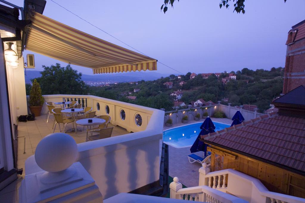 Garni Hotel Panorama Lux นิส ภายนอก รูปภาพ