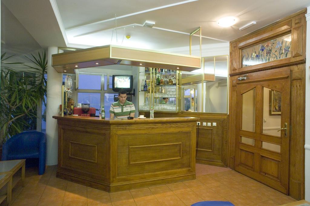 Garni Hotel Panorama Lux นิส ภายนอก รูปภาพ