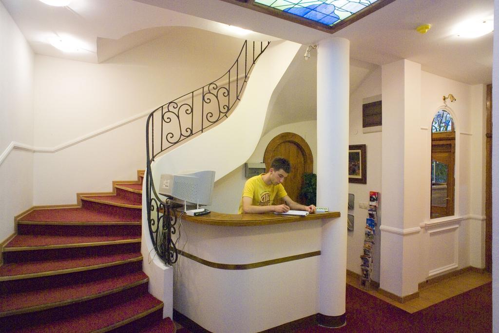 Garni Hotel Panorama Lux นิส ภายนอก รูปภาพ