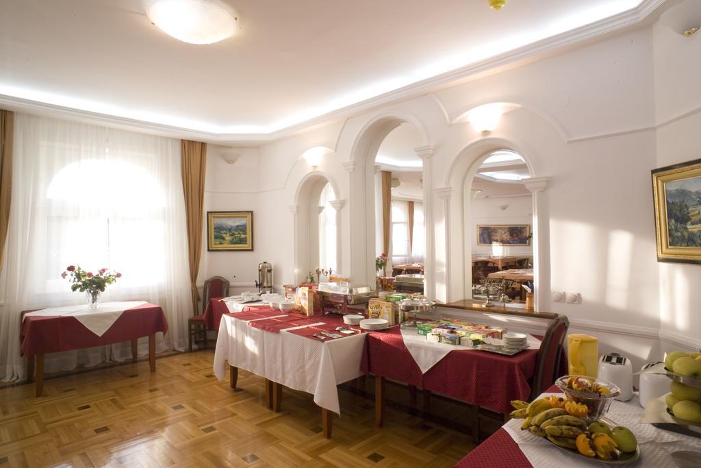 Garni Hotel Panorama Lux นิส ภายนอก รูปภาพ