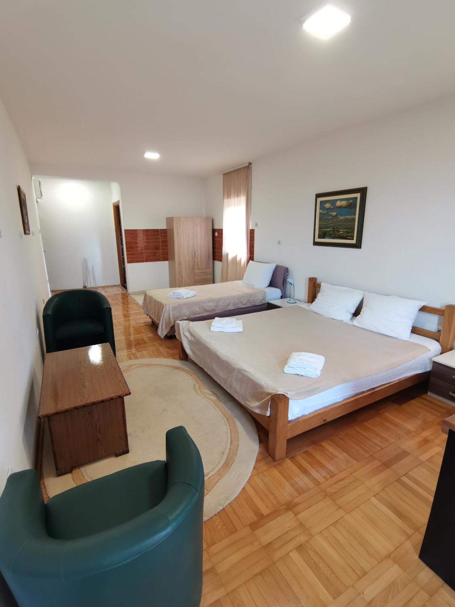 Garni Hotel Panorama Lux นิส ภายนอก รูปภาพ